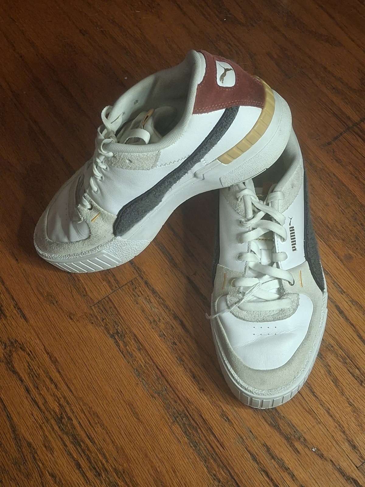 mens athletic shoes