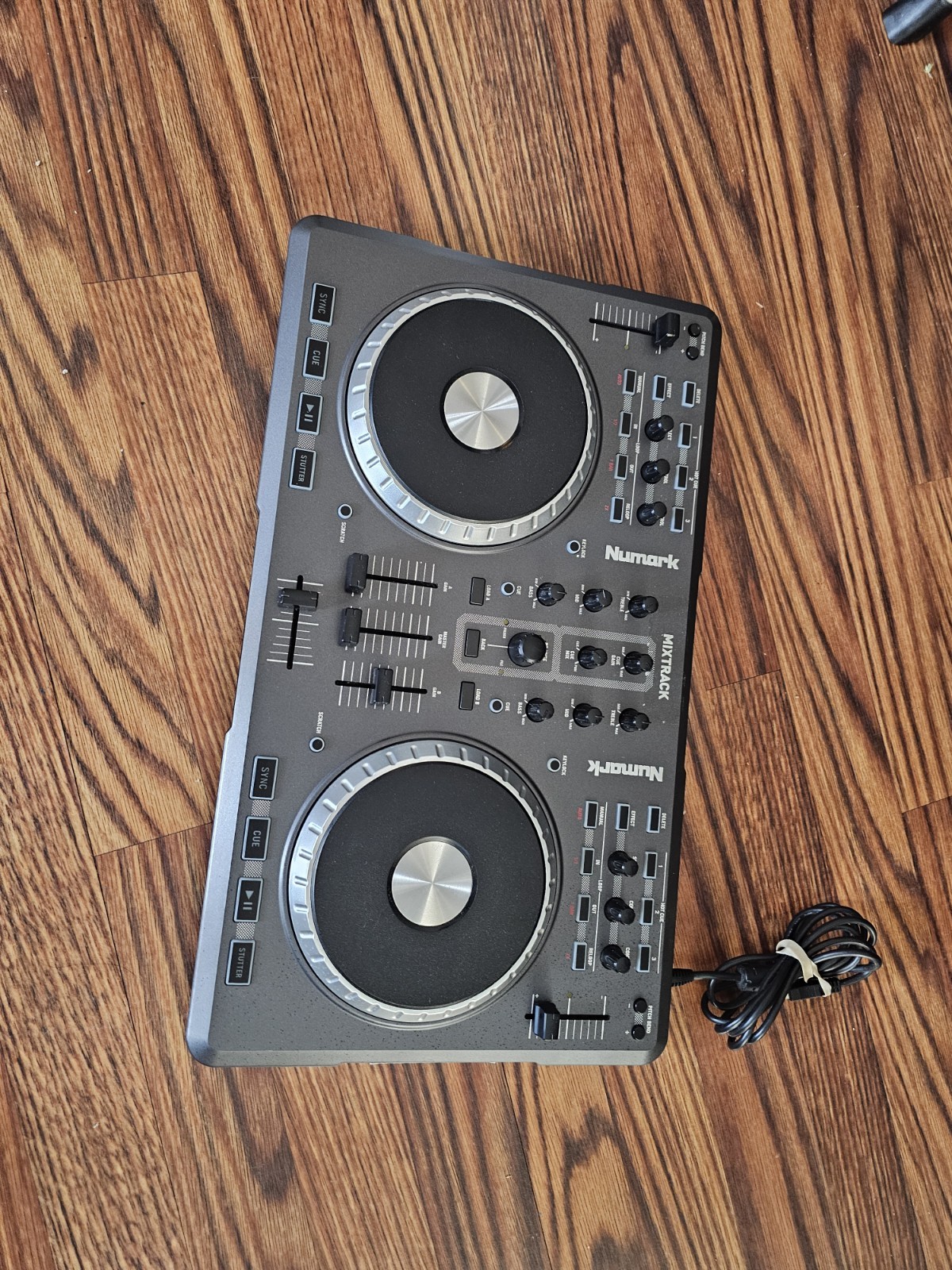 Numark Mixtrack Digital DJ Controller