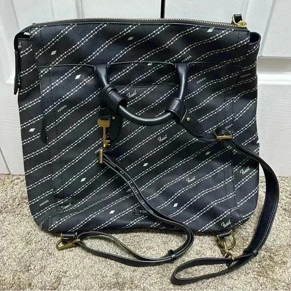 Fossil Parker Convertible Backpack. Black. Faux leather.