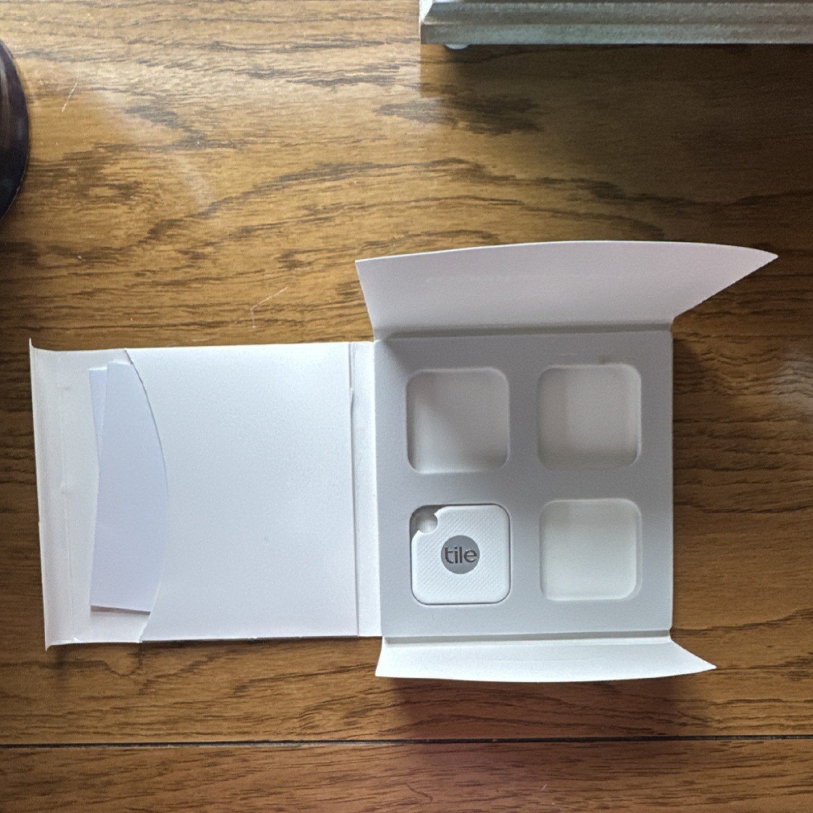 1 NEW TILE PRO BLUETOOTH TRACKING DEVICE EC-83004
