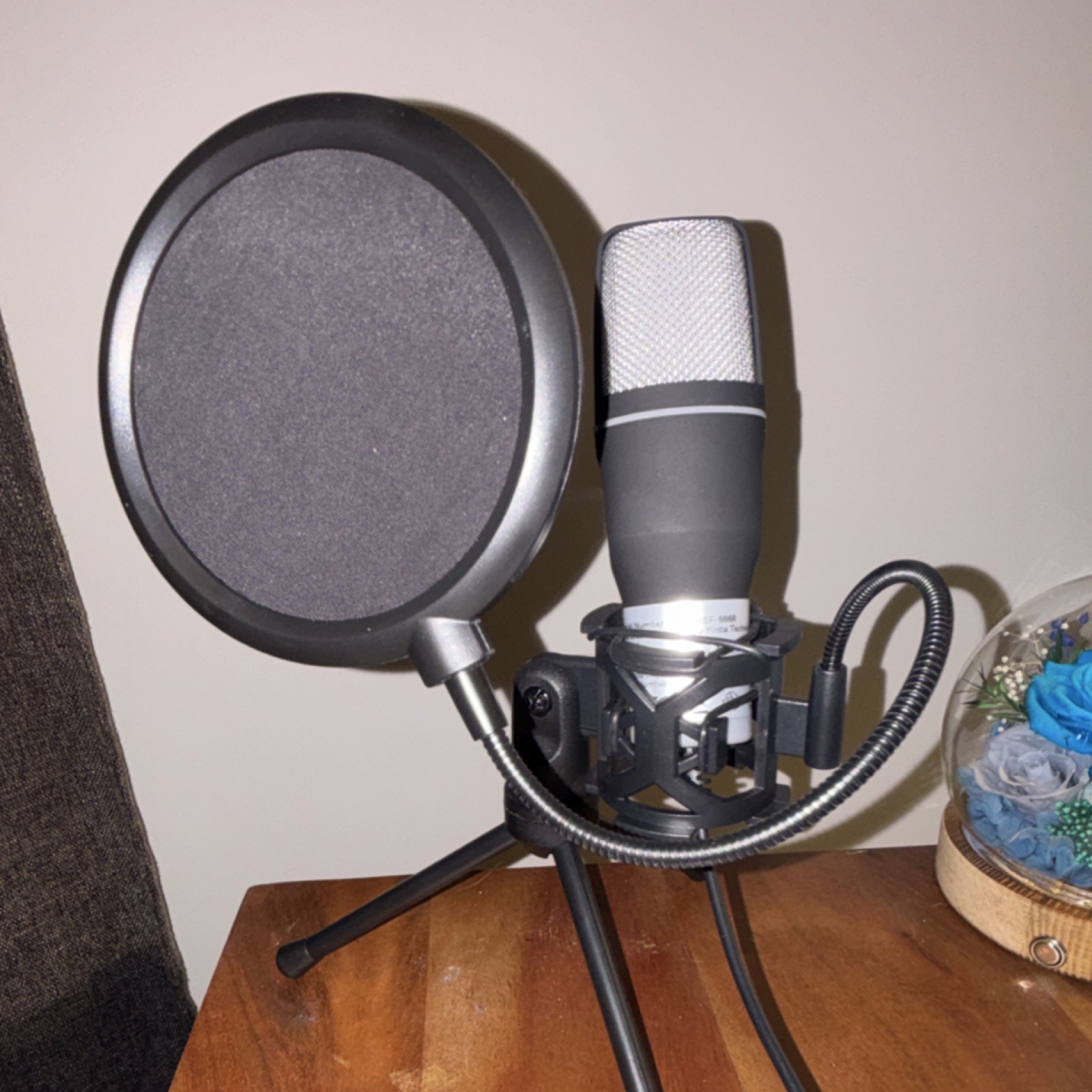 SF-666R USB Omnidirectional Condenser Microphone Black with Adjustable Stand