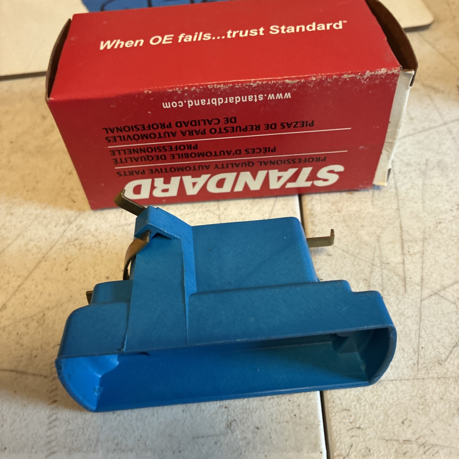 FD304 Standard Motor Products Distributor Rotor Ignition Replacement Part