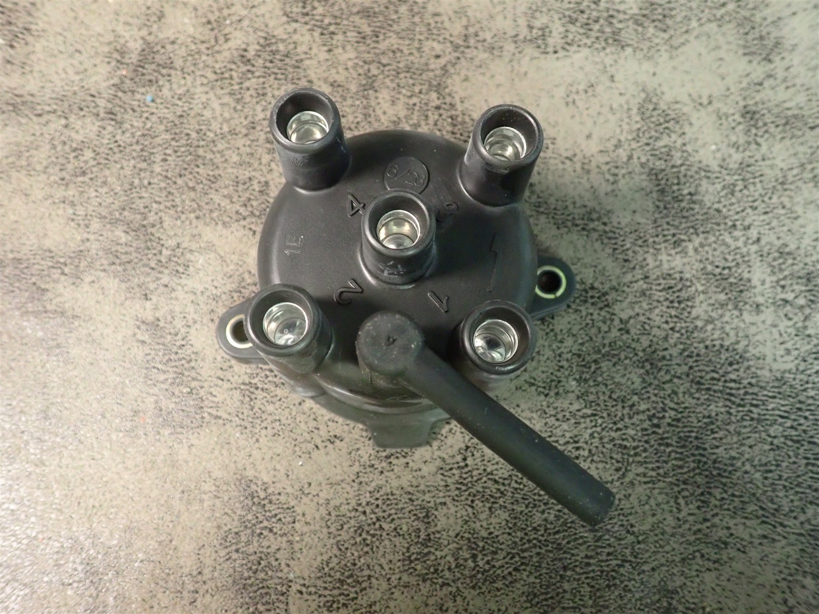 NEW WVE 5D1100 Distributor Cap (SS47)