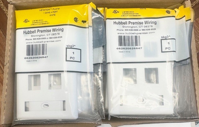 Hubbell Lot of 24 IFP14W 1 Station Plate Gang, 4 port white
