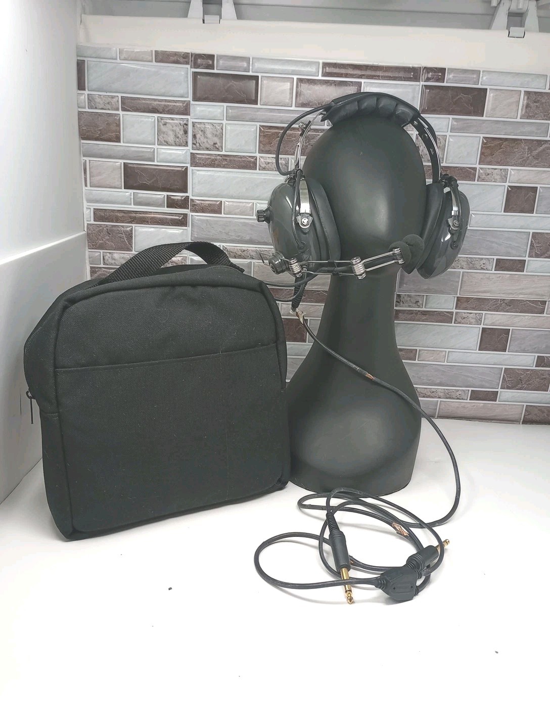 AVCOMM AC-200PNR Passive Aviation Headset Dual Plug With Case FLAW