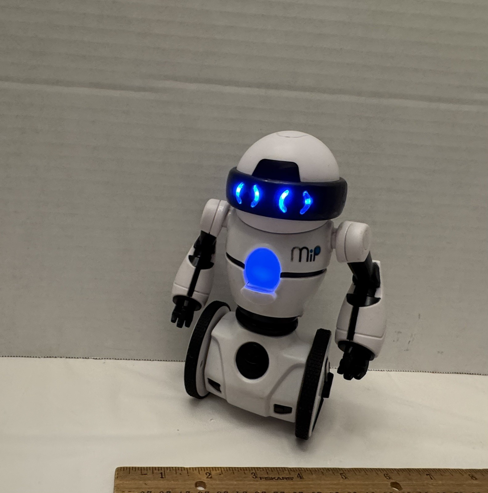 WowWee MiP White & Black Robot, Self Balancing Tested & Working!
