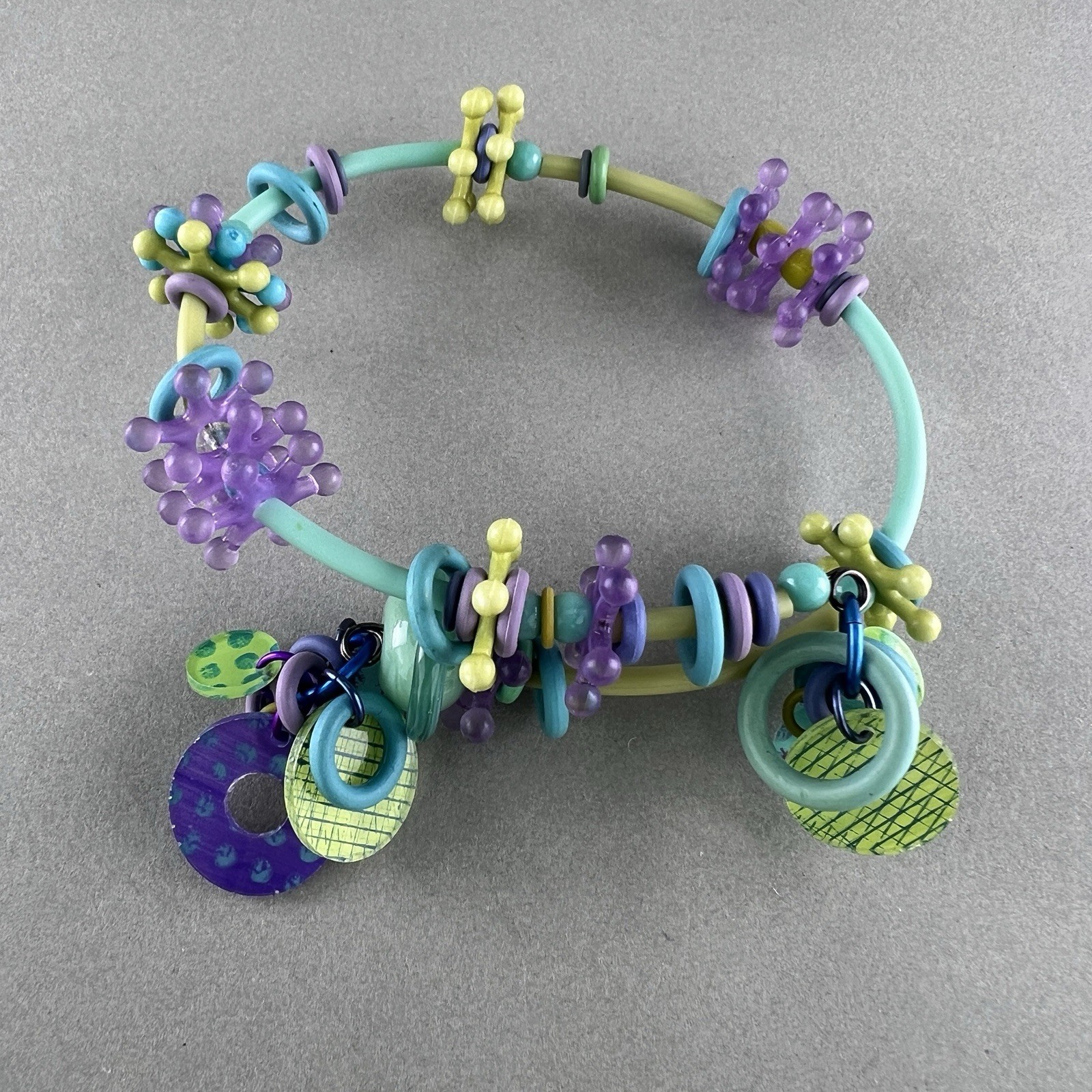 Vintage 90s Bracelet  Mod Plastic Charms Abstract Artisan Made   q3z
