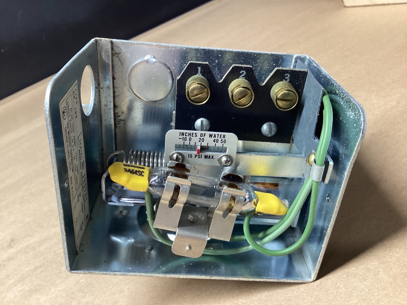 Mercoid AP153 120-240V 4A-2A 1Ph 1/8Hp Pressure Control #103L129*CO