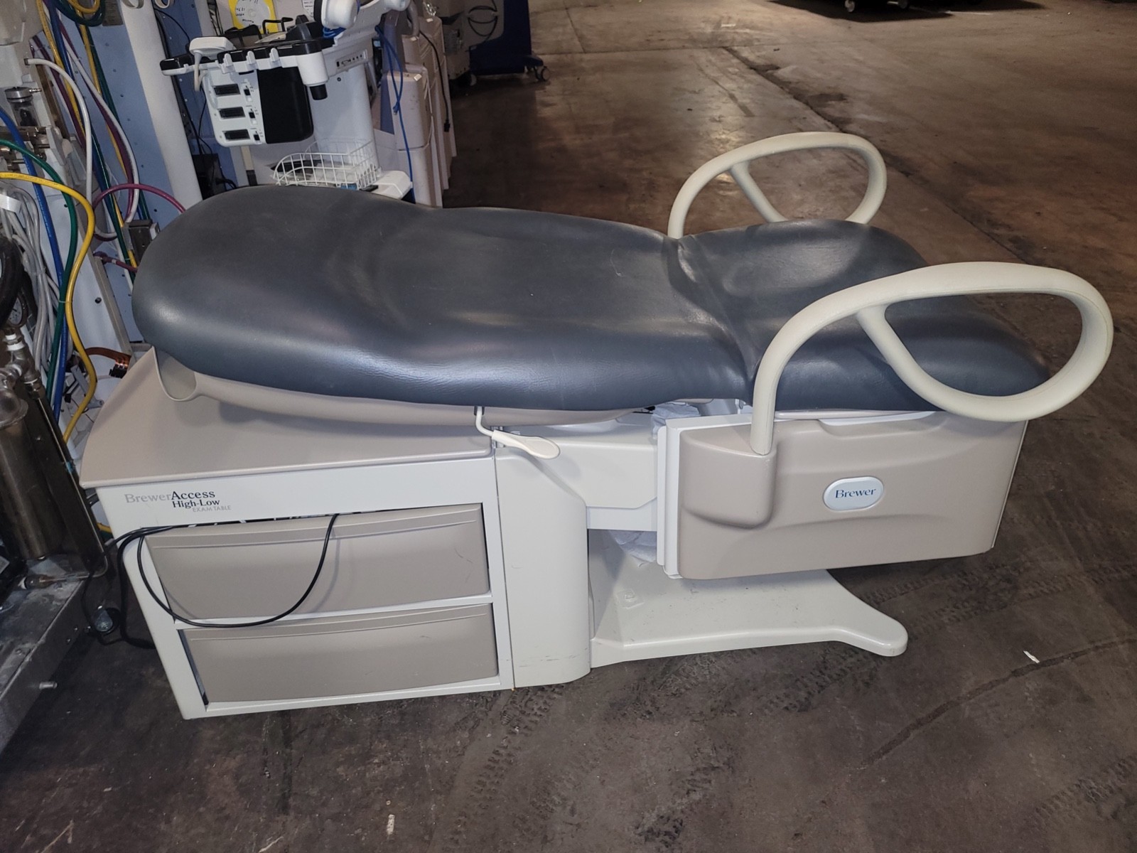 Brewer 6000 Access High-Low Exam Table