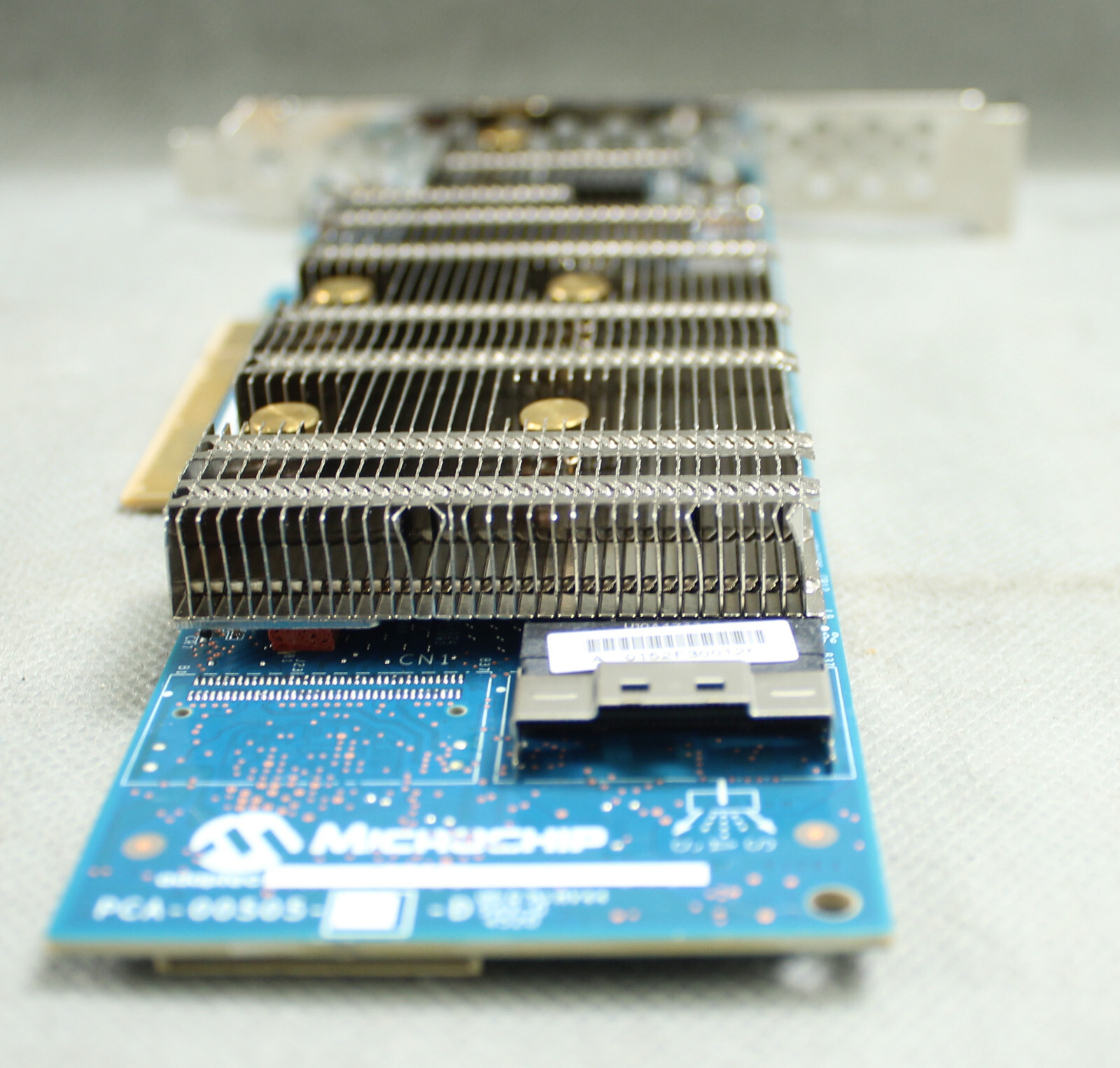 Microchip Adaptec SmartRaid 3204-8i 32048IXS RAID Adapter Adapter Card