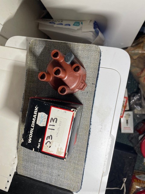 03 113 Bosch Distributor Cap 104.25.818