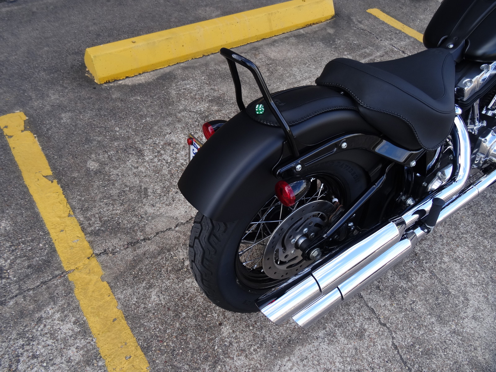 HARLEY-DAVIDSON 2012--2017 SOFTAIL SLIM AND 2011-2013 BLACKLINE CUSTOM SISSY BAR