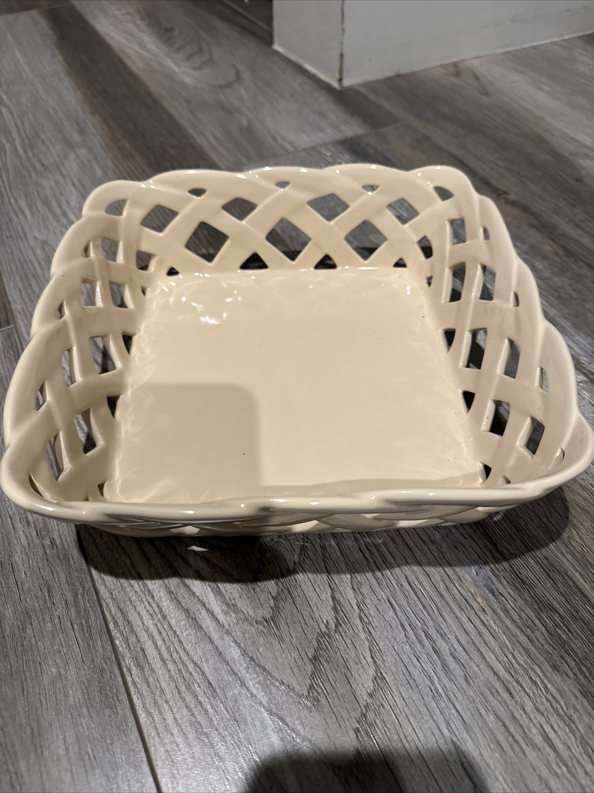 Temp-Tations - a  Square woven Bread basket, about 9 1/2" square - Unused