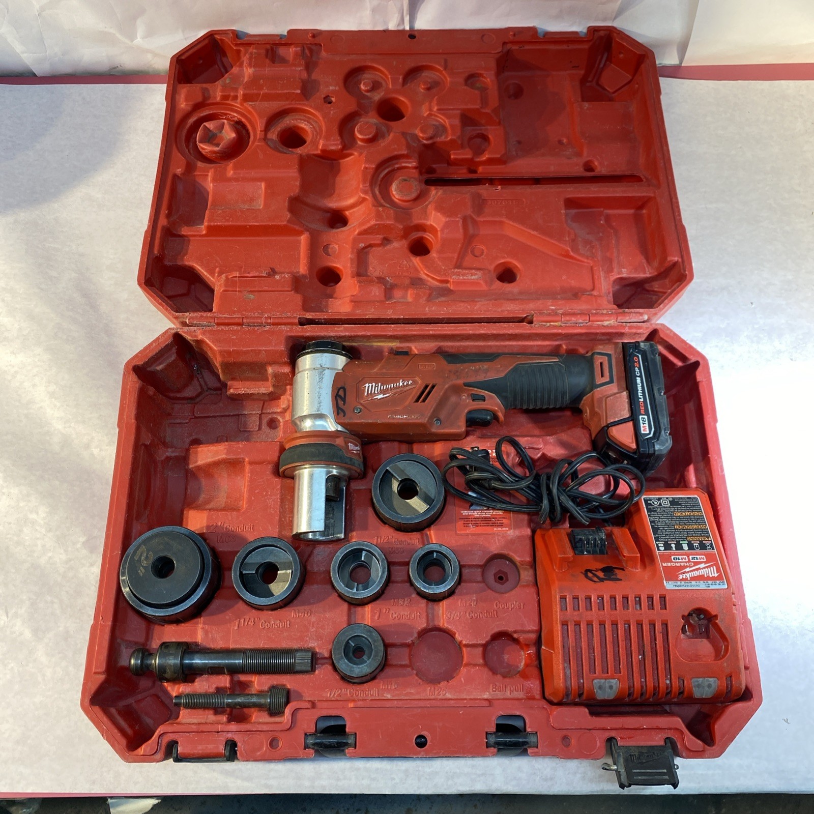 Milwaukee 2677-20 M18 Force 18V 6 Ton Knock Out Tool Kit Set