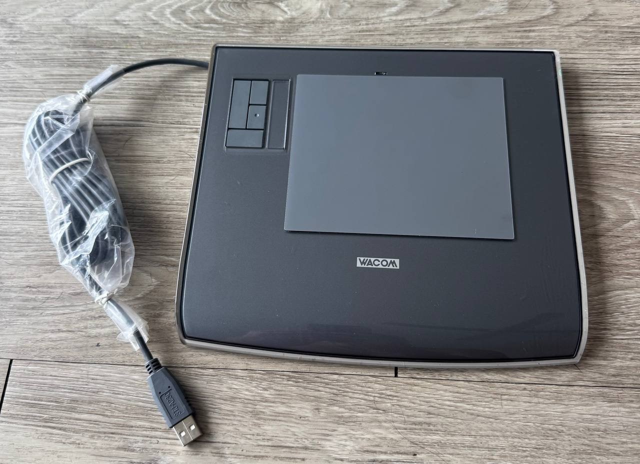 Wacom Intuos3 PTZ-430 USB Graphics Drawing Tablet Powers On No Pen