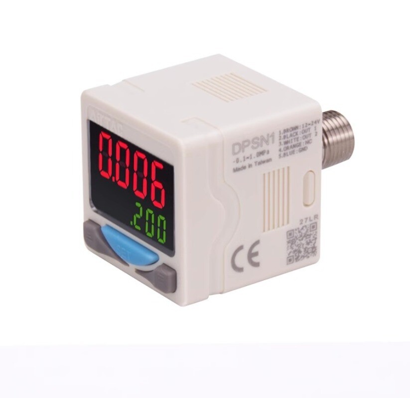 1pcs AirTAC DPSN1-01050 DPSN1-10050  Pressure Switch   New