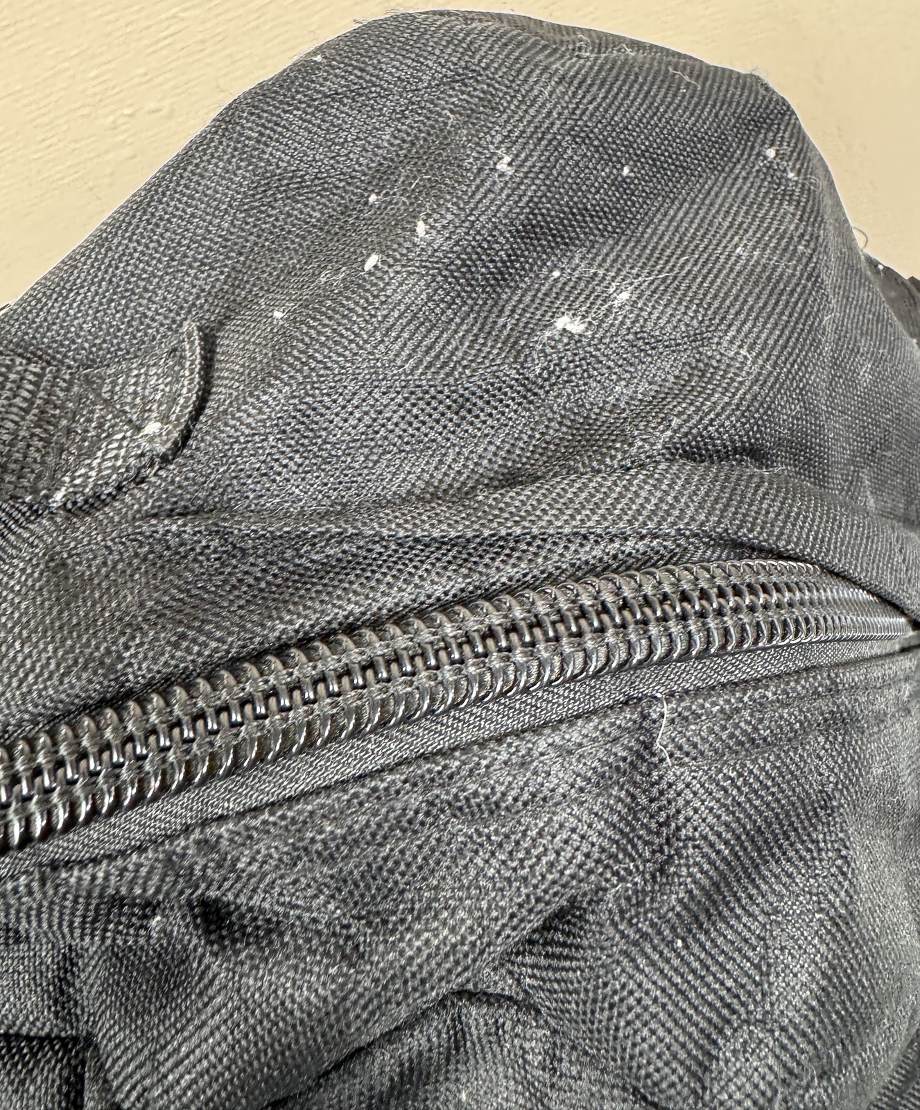 🍀 Black "Smell Proof" Backpack with Padded Straps & Front Zipper Pocket