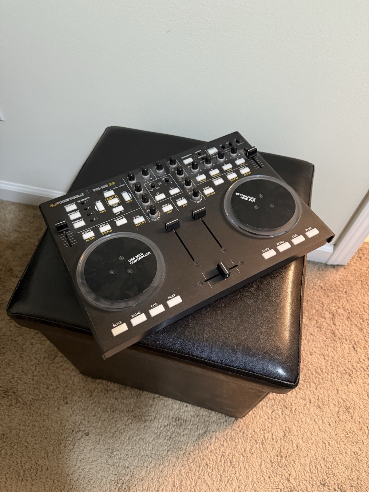 Vestax VCI-100 DJ Midi Controller Professional Compact Digital Mixer (Black)