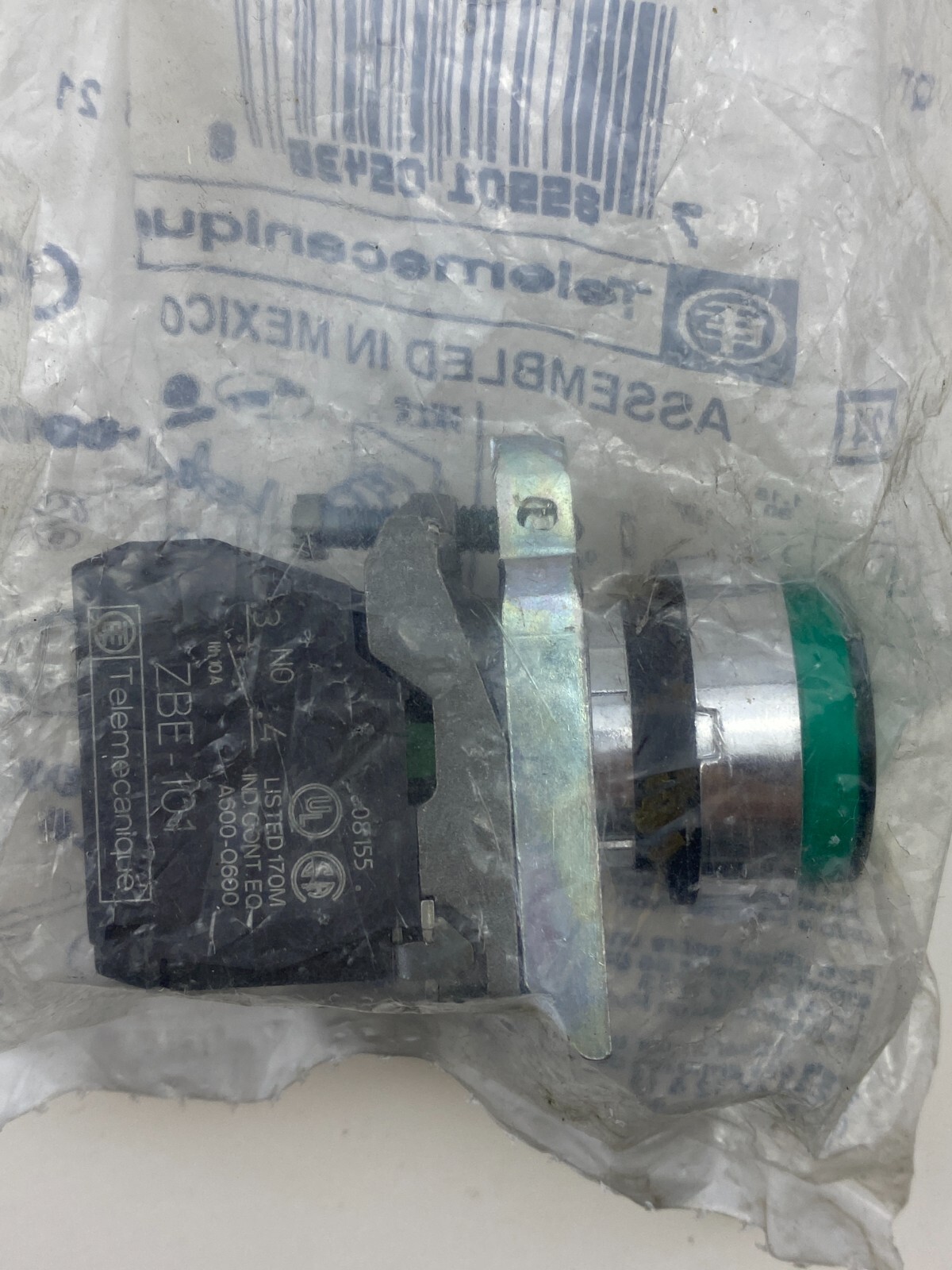 Telemecanique XB4BW13B5 Illuminated Push Button Green