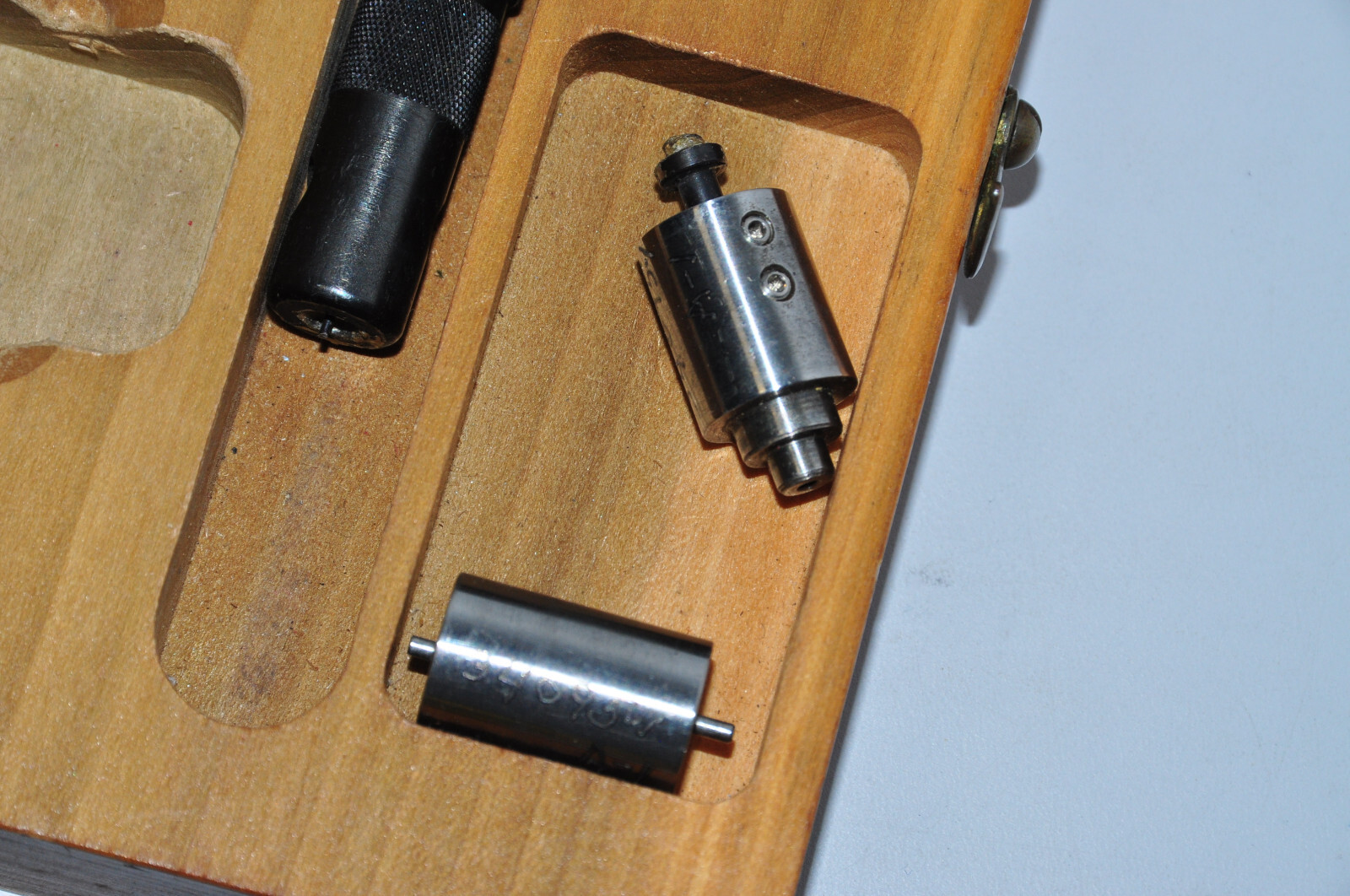 AMP DIAL INDICATOR 9-478245 Tool w/ Box and Stems