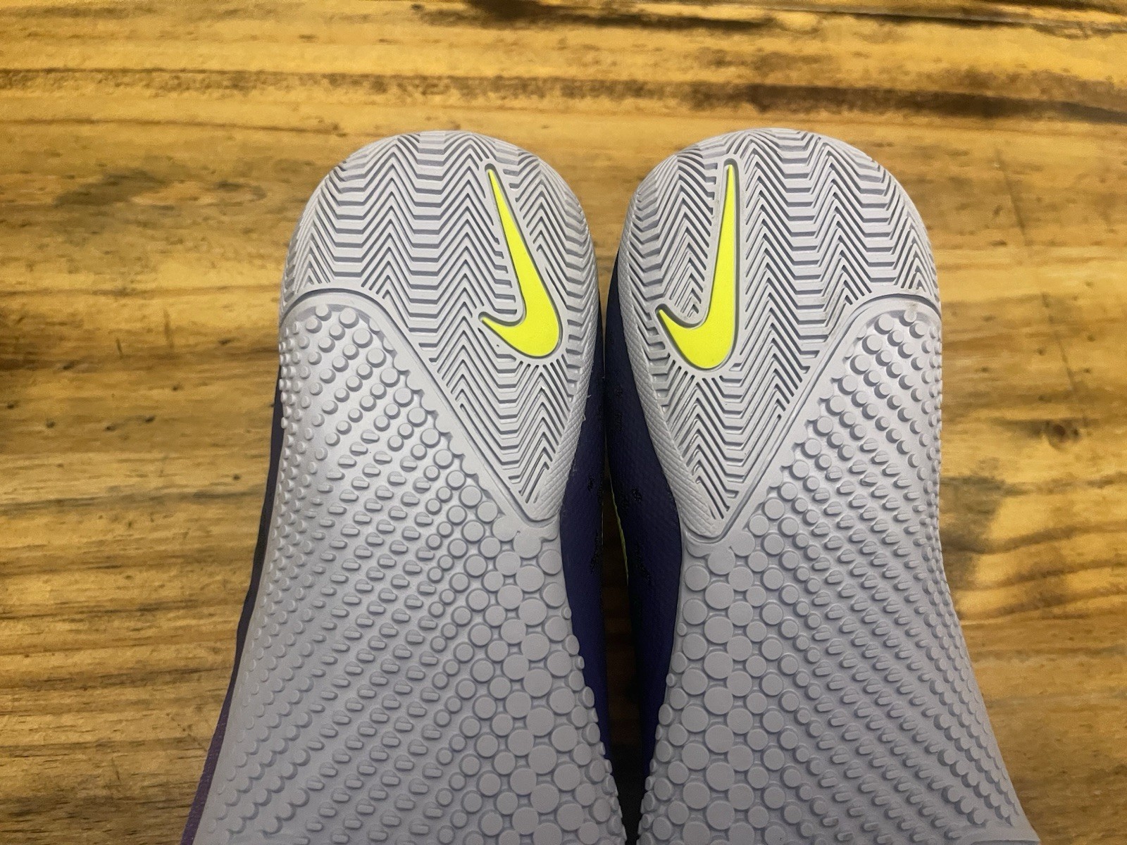 Nike Elastico Pro II Mens Size 9.5 Purple Soccer Turf Shoes Low Top 580455-575