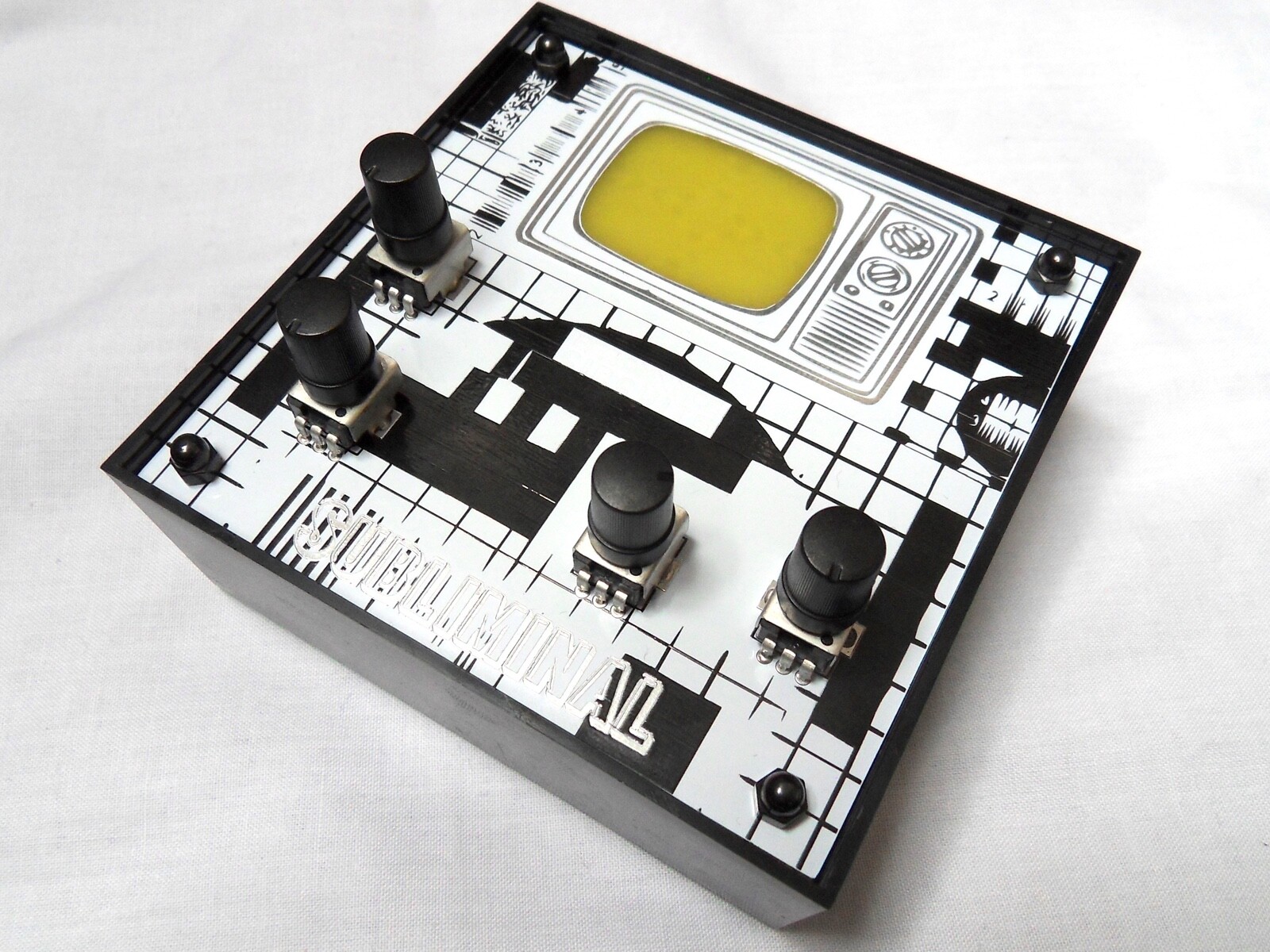 RC Circuit Bent 'Subliminal' Atmospheric Loop Synth Drone Sound Generator