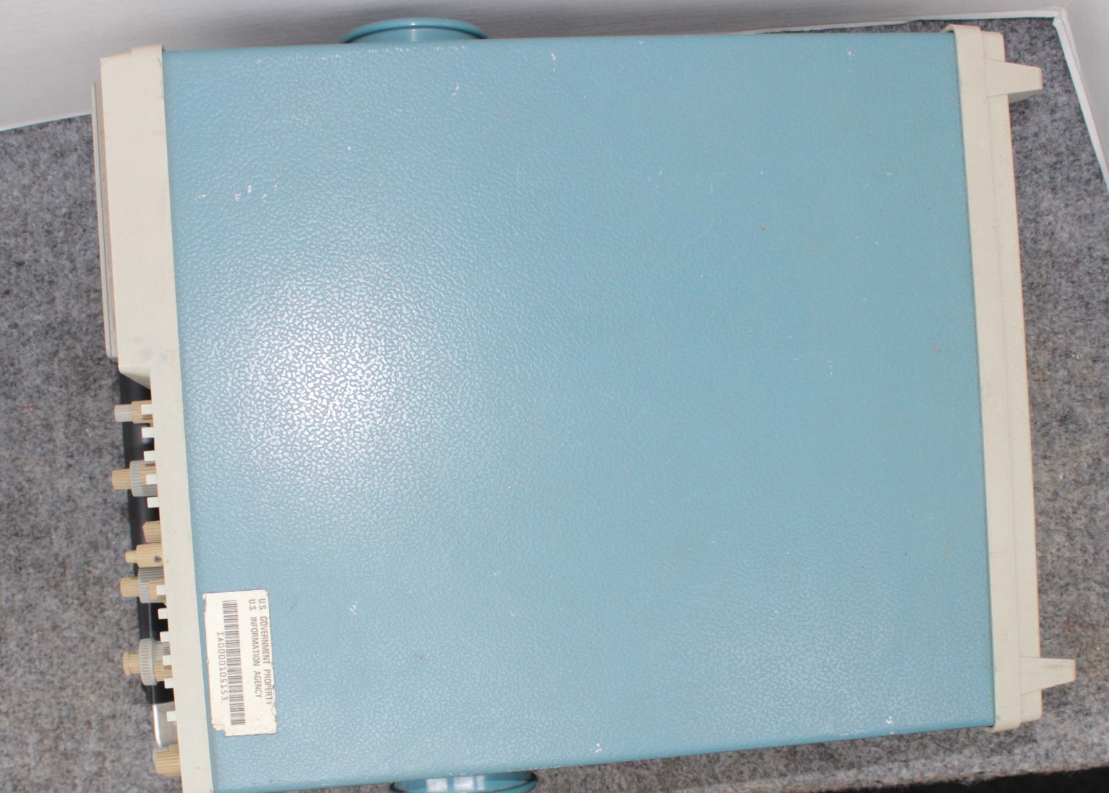 TEKTRONIX 2230 100 MHZ DIGITAL STORAGE OSCILLOSCOPE