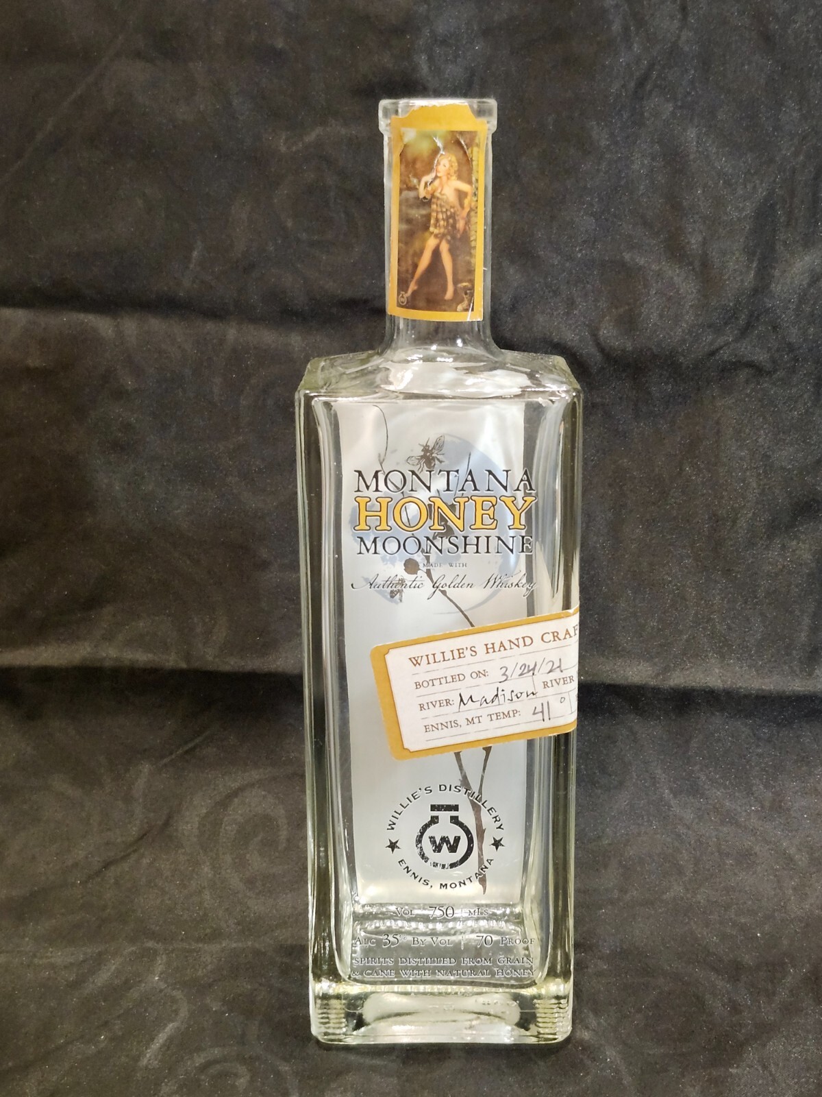 Montana Honey Moonshine Golden Whiskey Willie's Hand Crafted Distillery Bottle