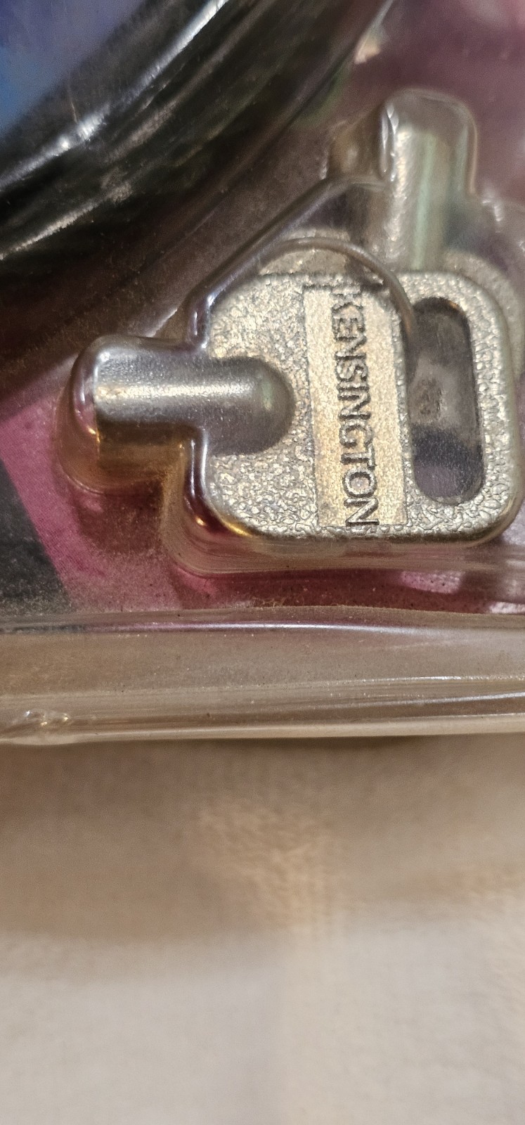 Master Lock Cable Universal Notebook Anti Theft Security Computers Locking