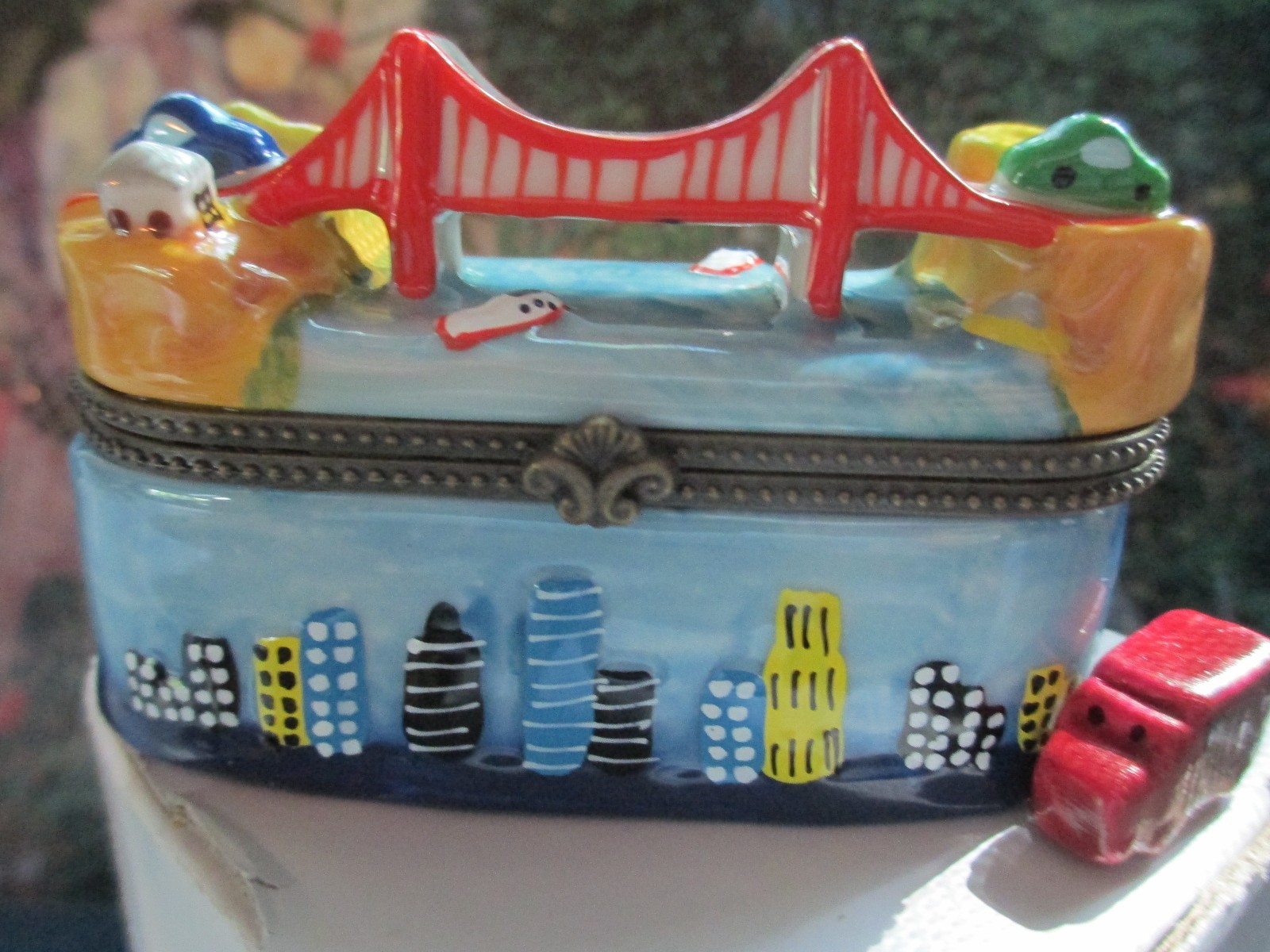 1333 GOLDEN GATE  TRINKET / TREASURE BOX  GREAT GIFT