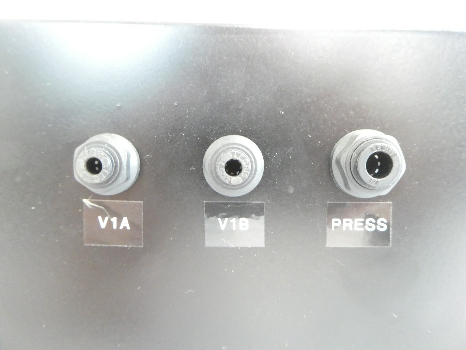 UHV Transfer Systems 10-00-00548-118 Vacuum Controller PLCCS Working Surplus