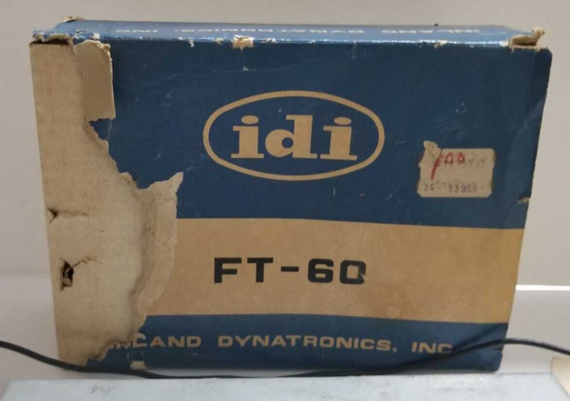 Inland Dynatronics Universal Manual Tuned All Transistor 12 Volt Radio Vintage