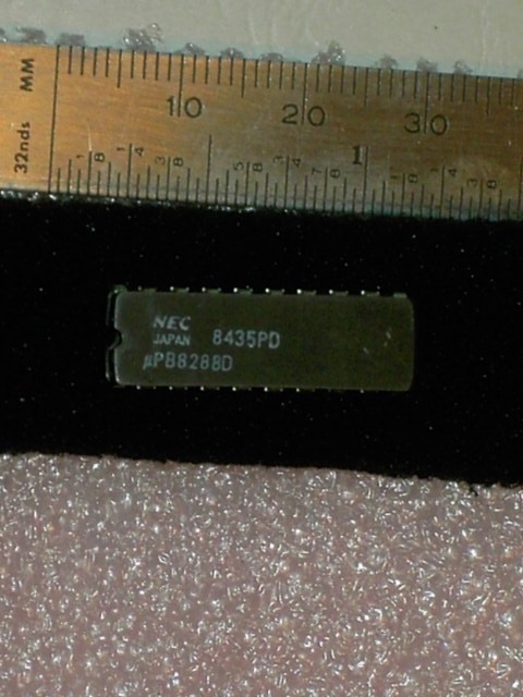 NEC uP8288D Ceramic System Bus Controller Vintage