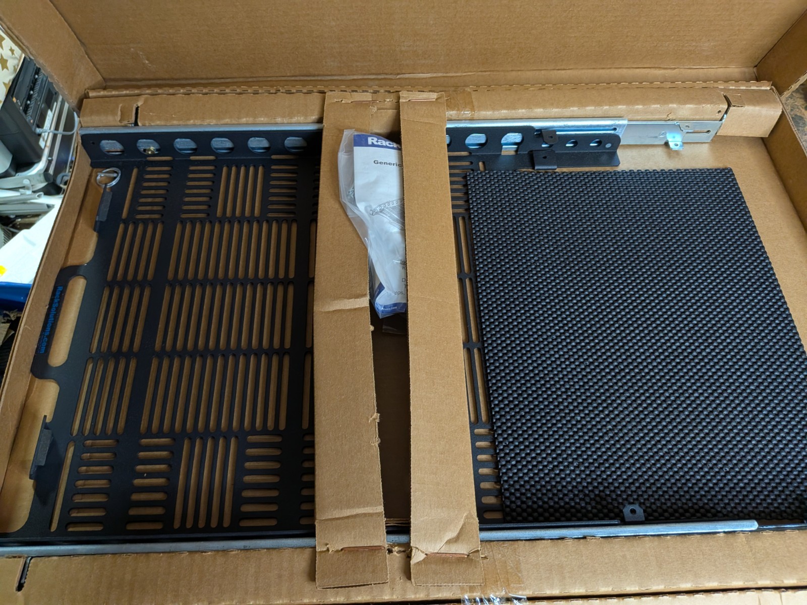 NEW RackSolutions 1USHL-112 Rack Mount System 1USHL-113-PSI-01