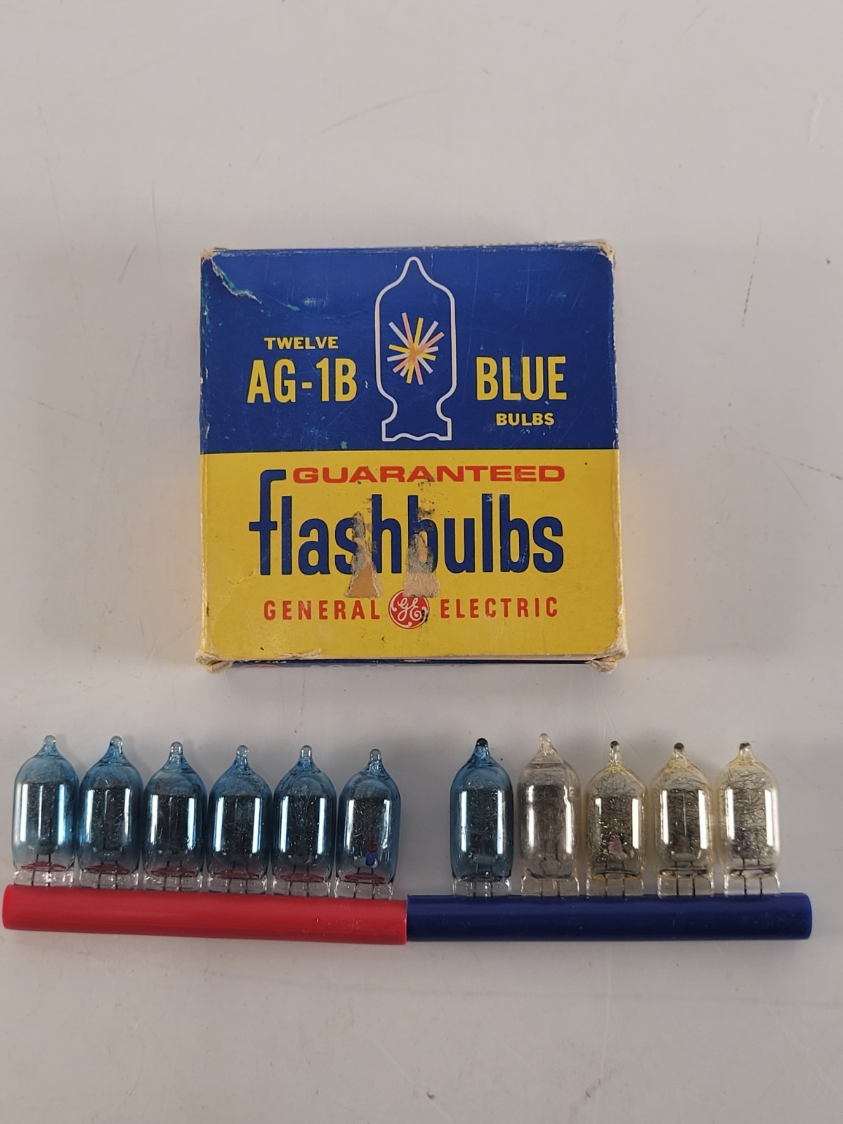 General Electric AG-1B & AG1 Flashbulbs – 7 Blue Bulbs, 4 AG1 Bulbs