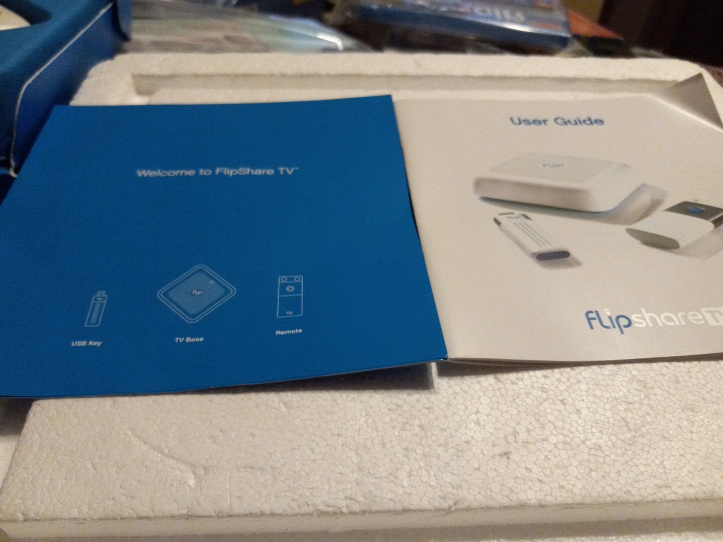 Flip Video Flipshare TV Base CTV1W with Remote Cables Instructions 2.B4