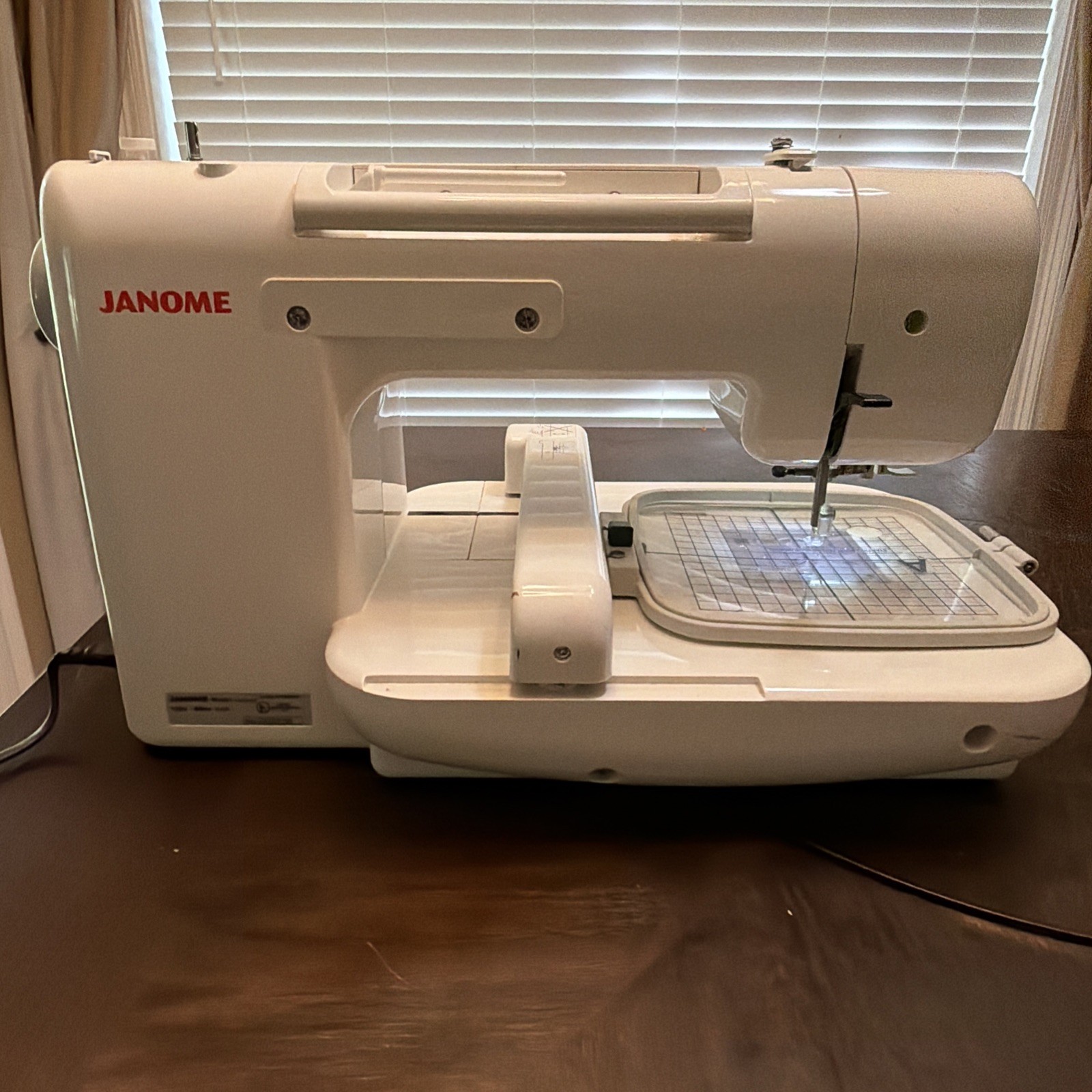 Janome Memory Craft 200E Embroidery Sewing Machine Computerized Tested Works