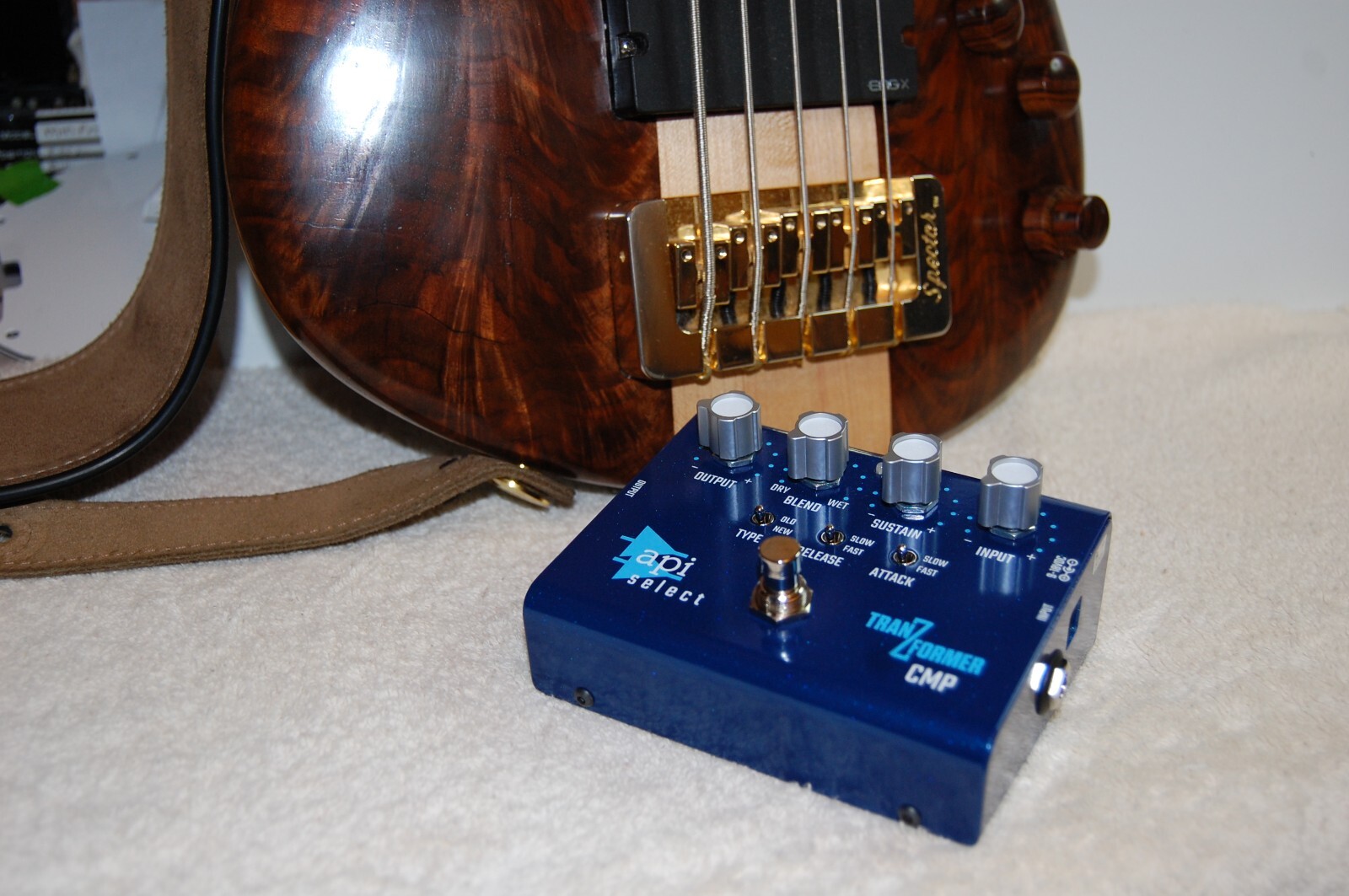 API Select TranZformer CMP  compressor pedal for bass & guitar