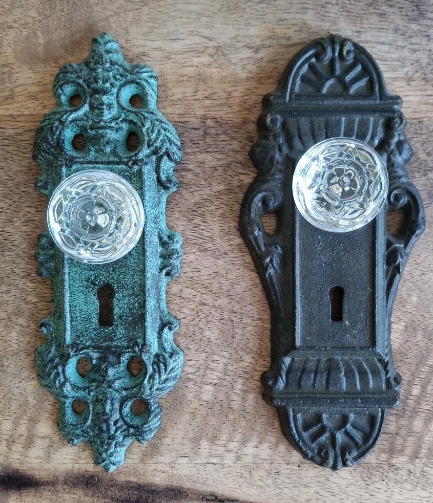 Decorative Ornate Wall Door Knobs Plate With Keyhole Cast Iron Coat Hooks Pair