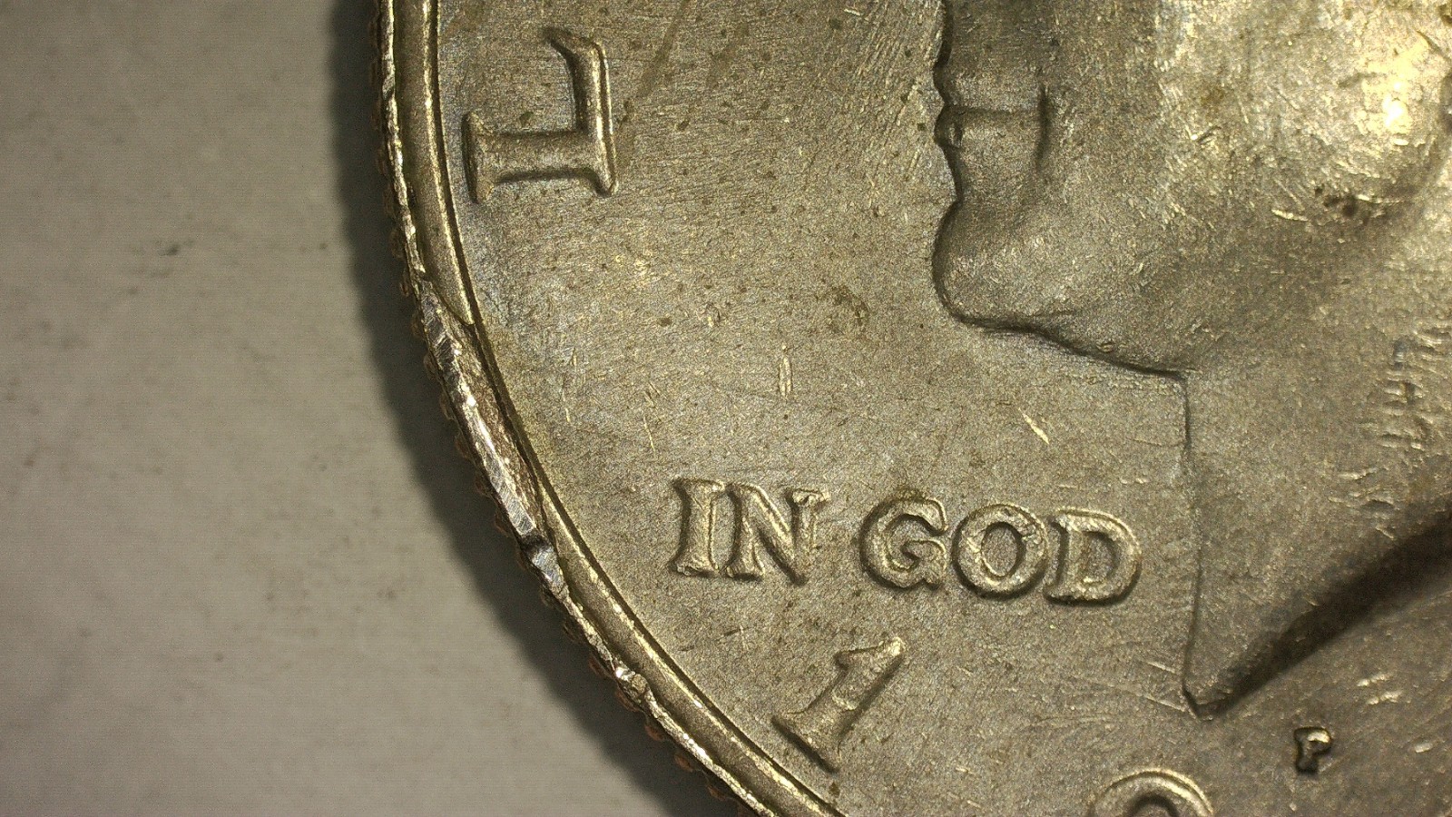 1983-P Kennedy Half Dollar With Nice Obverse Rim Cud CU-50c-1983P-04