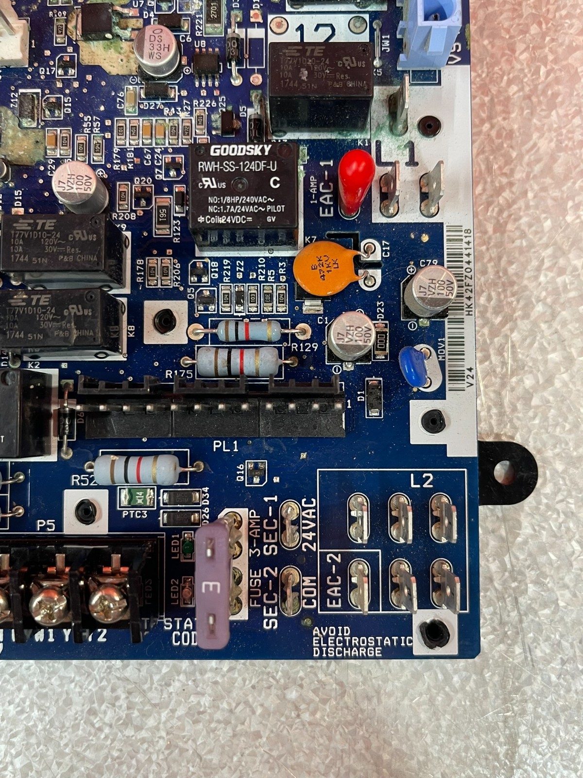 FURNACE CONROL BOARD - PART # CEBD430988-07-RA