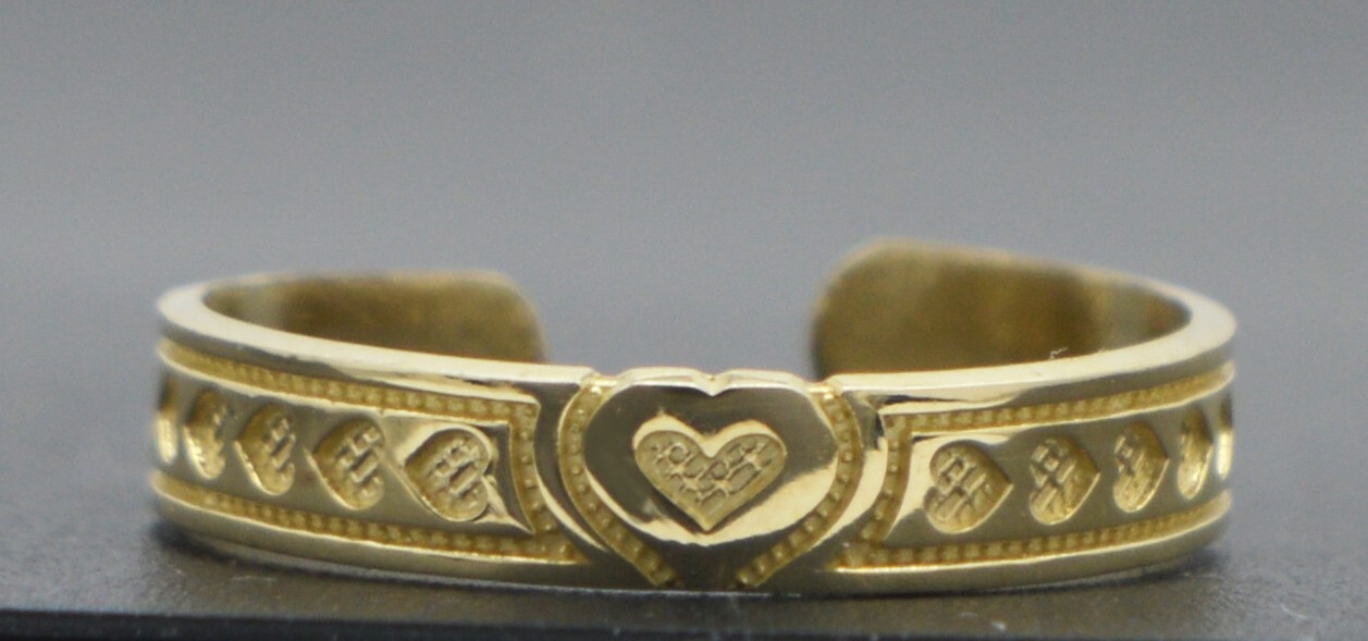 10K Yellow Solid Gold Engraved Heart Design Toe Ring 3.2 mm 0.7 Gram