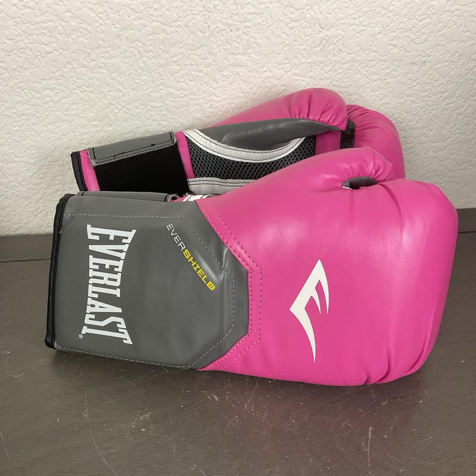 Everlast Pro Style Elite 12 oz Boxing Gloves Pink Evershield Adult Large Unisex