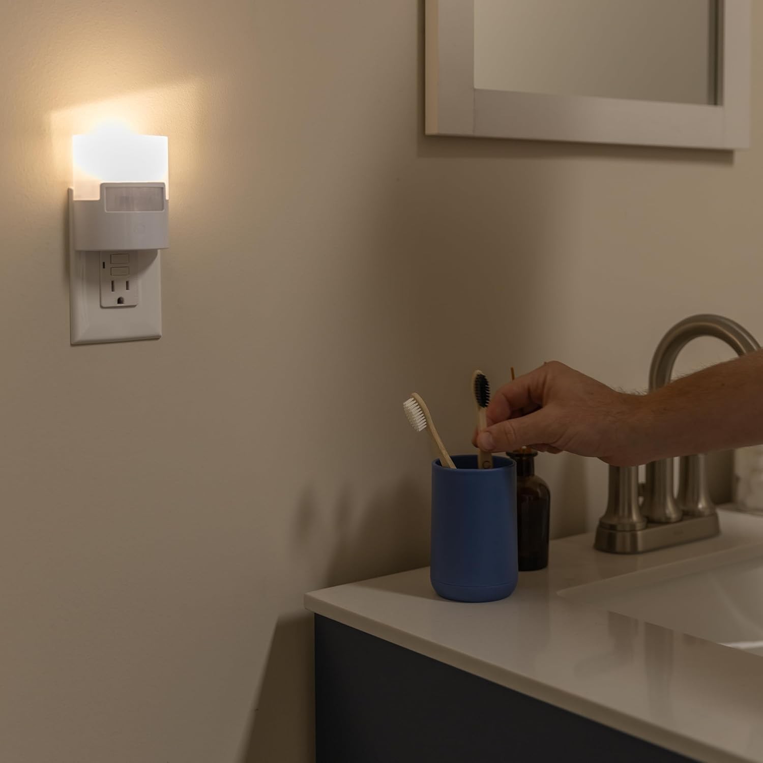 GE LED Motion Sensor Night Light, Plug into wall, 40 Lumens, Soft White, UL-Cert