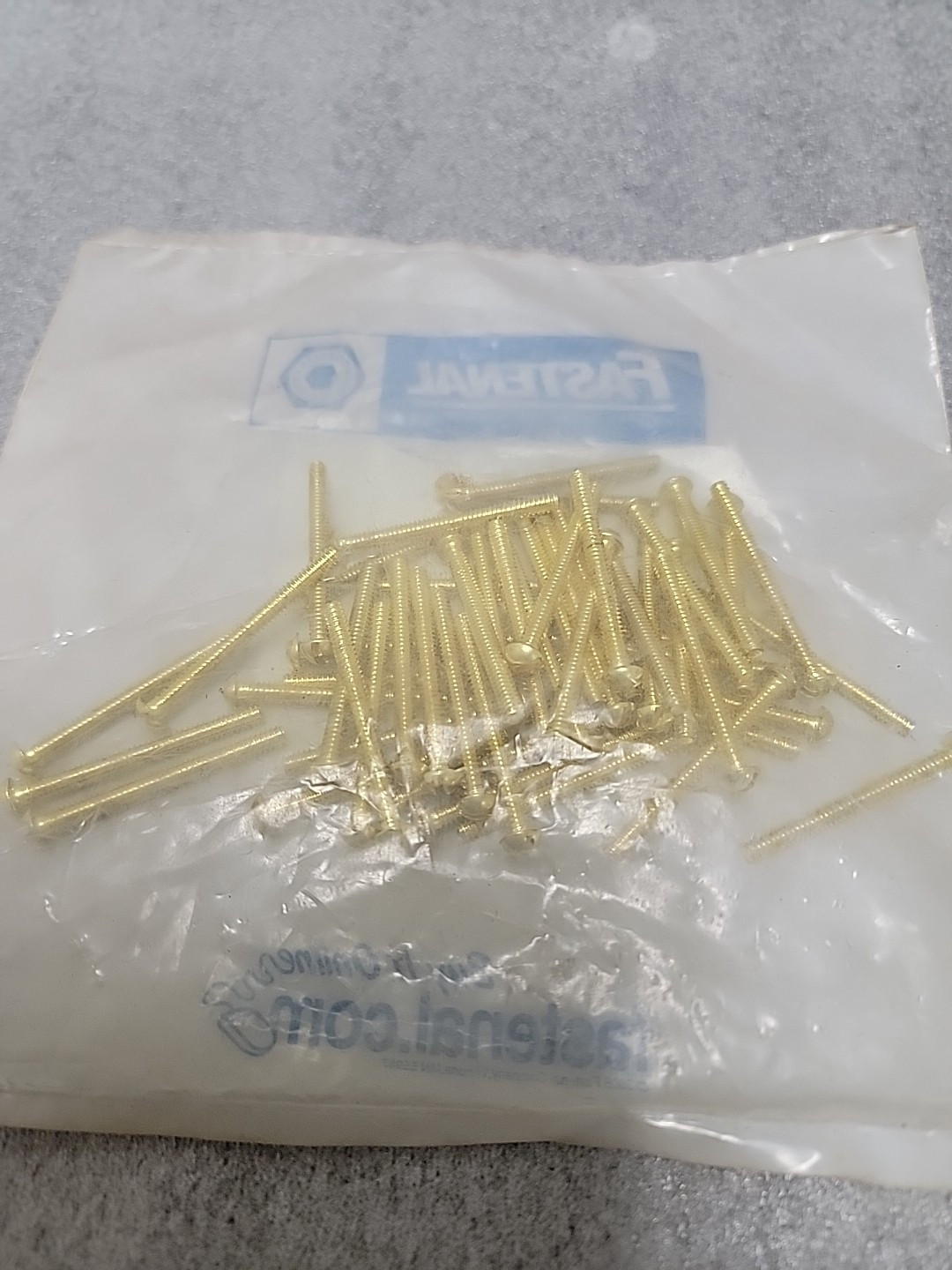 #6-32 x 1-1/2" Brass Round Head Slotted Machine Screw; Qty 100