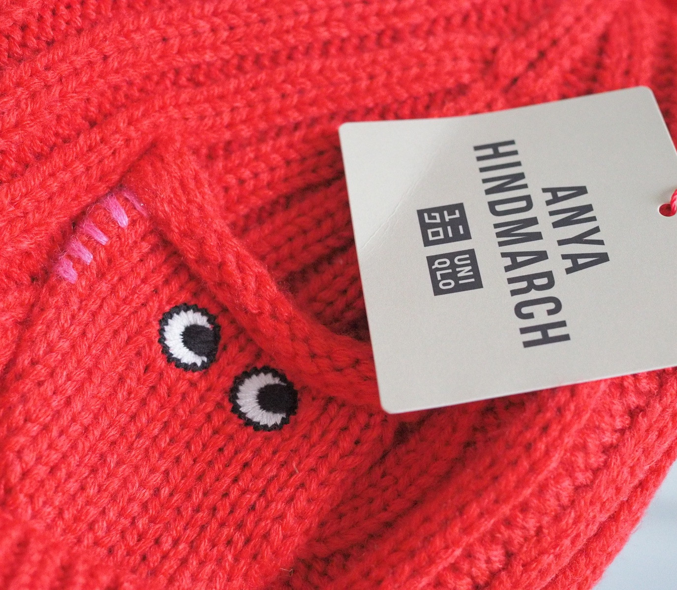 Anya Hindmarch Wool Blend Pocket Logo Uniqlo Heattech Knitted Beanie Hat Red NEW