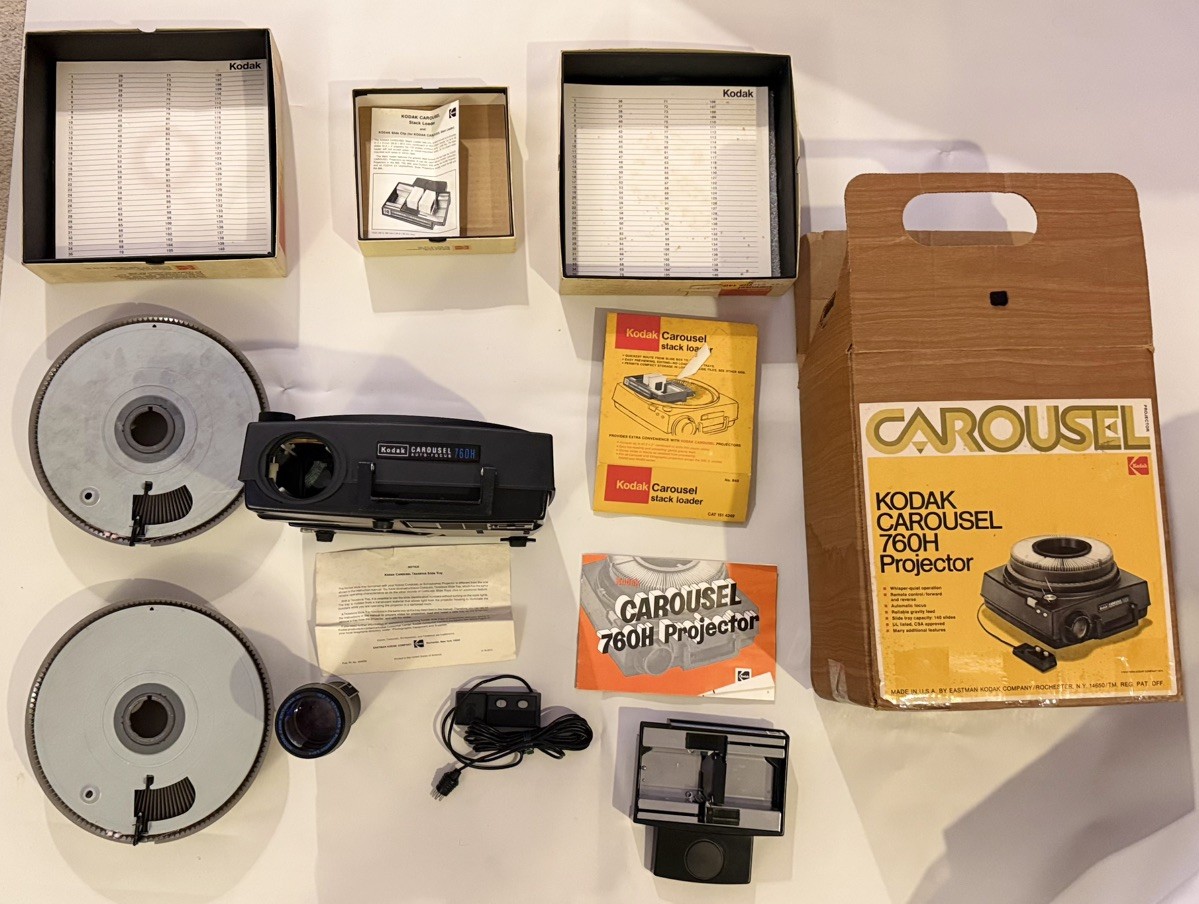 Kodak Carousel 760H Projector Tested working with Remote, Tray, Box & Manual