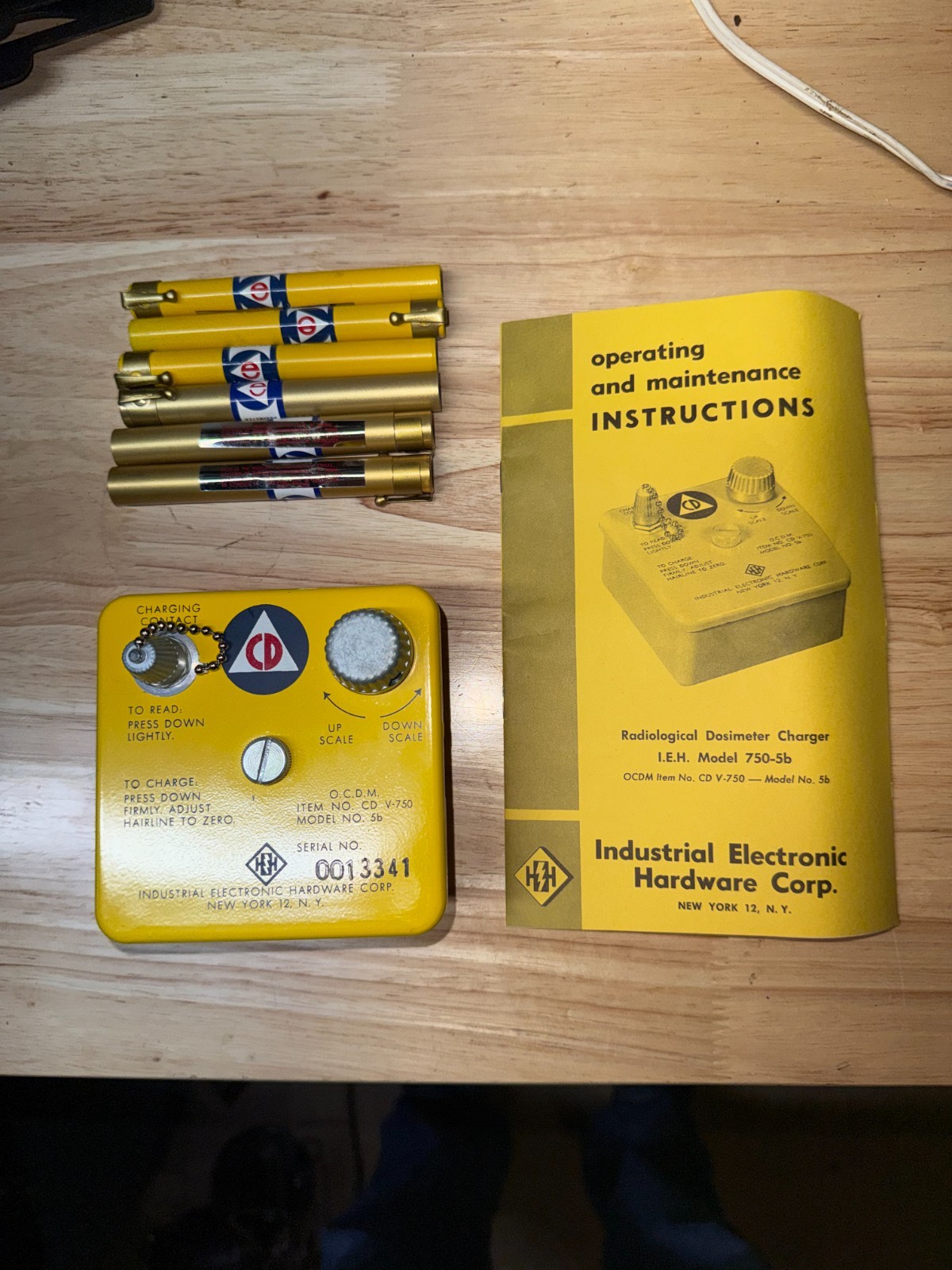 Vintage Radiological Dosimeter Charger Model 750-5B with 6 Bendixes