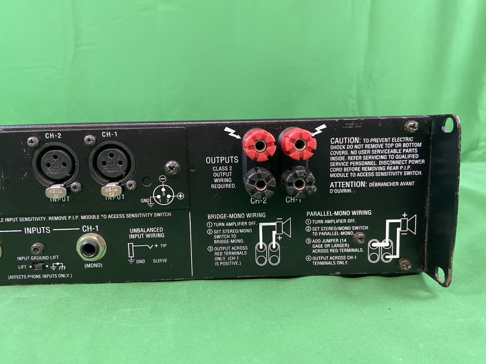 CROWN MACRO-TECH 600, 2 CHANNEL POWER AMPLIFIER