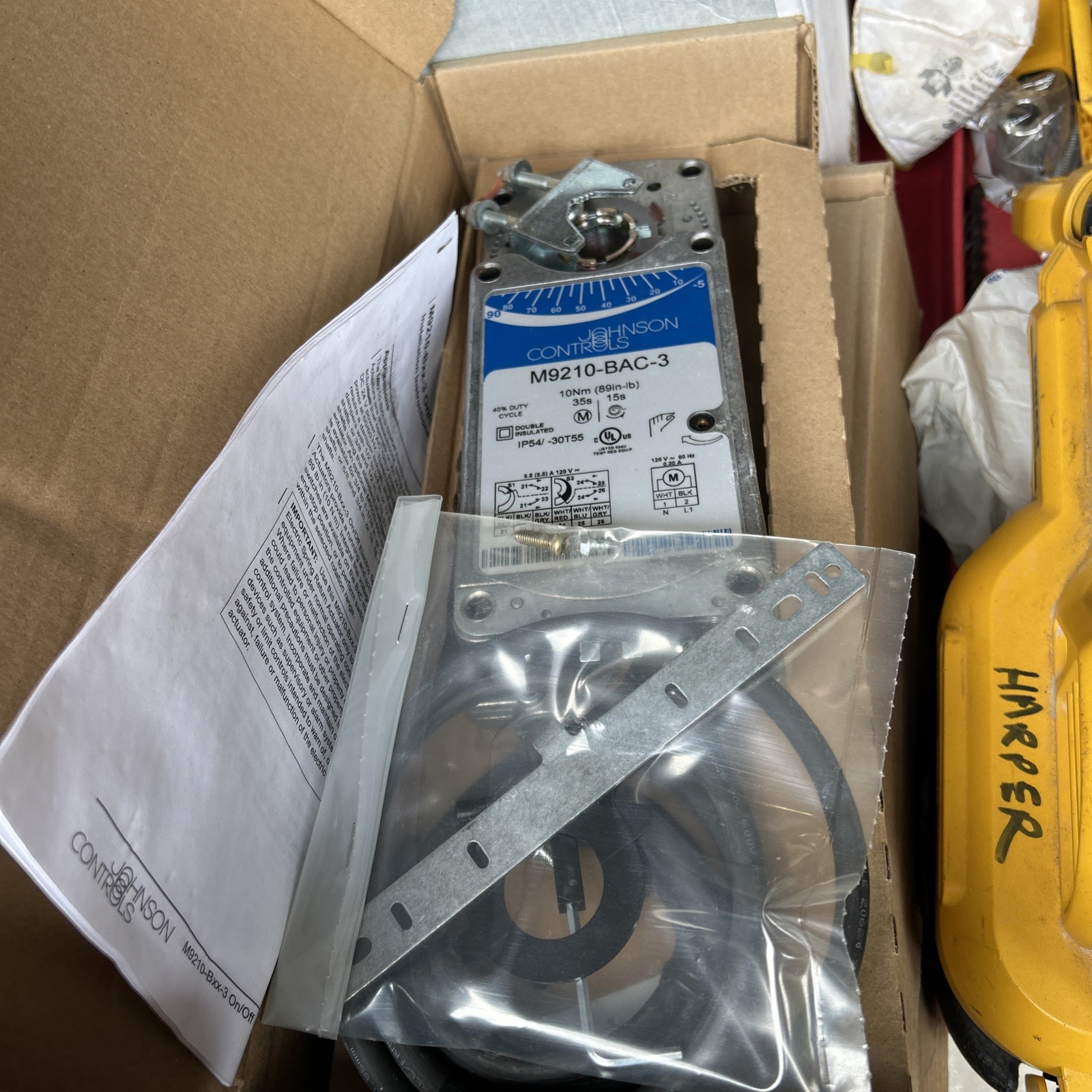 Johnson Controls M9210-BAC-3 Spring Return 2 Position Actuator W/End Switch